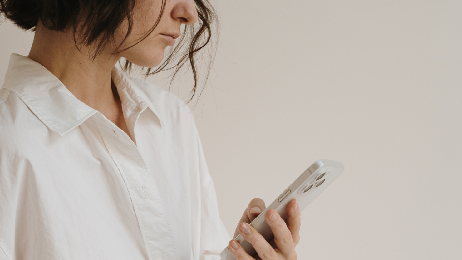 An overview of ovulatory dysfunction, including irregular or disrupted ovulation and how it may contribute to difficulty conceiving.